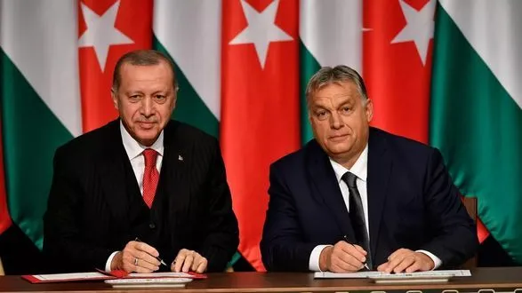 Ердоган може виступити посередником у врегулюванні війни, як він зробив це під час укладання зернової угоди - Орбан