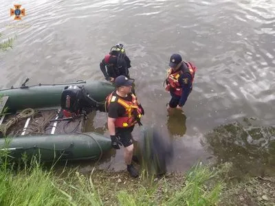 На Франківщині в річці знайшли тіло чоловіка