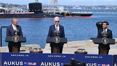 Китай призвал США, Великобританию и Австралию отказаться от сотрудничества по атомным подводным лодкам
