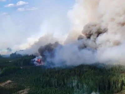 Масштабні лісові пожежі у Канаді: Квебек продовжує евакуацію населення