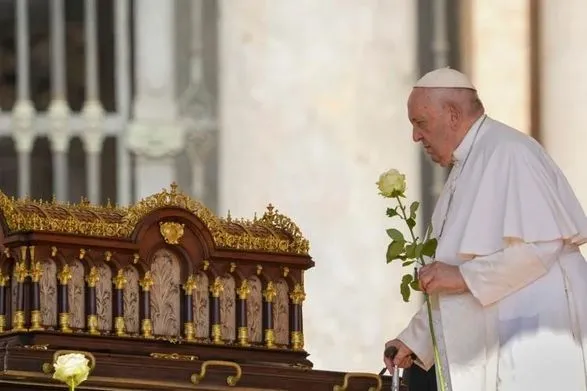 Ватикан: операция Папы Франциска прошла без осложнений