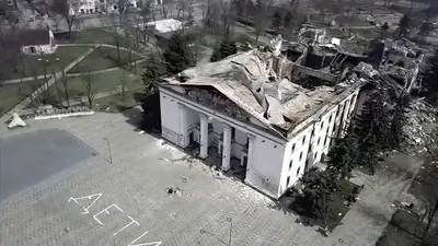 В Мариуполе оккупанты возобновили демонтаж разрушенного здания Драматического театра