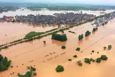 Сильні дощі обрушилися на південний захід Китаю, деякі міста затоплені