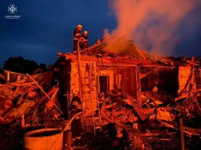 Нічна атака на Житомирщині завдала руйнувань: показали наслідки