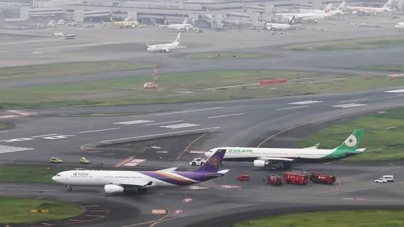 Два літаки зіткнулися в аеропорту Токіо, обійшлося без постраждалих