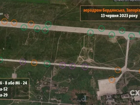 россия перебросила на аэродром Бердянска 20 вертолетов с началом наступления ВСУ: появились спутниковые снимки