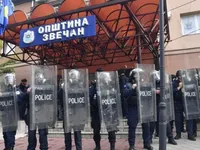 Серби атакують поліцію Косова: прем'єр-міністр закликає до верховенства права  