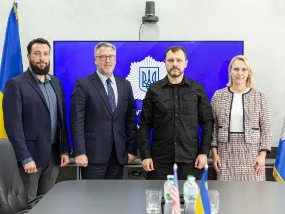 Есть проблемы утечки масла из машинного зала Каховской ГЭС: Клименко встретился с послом США