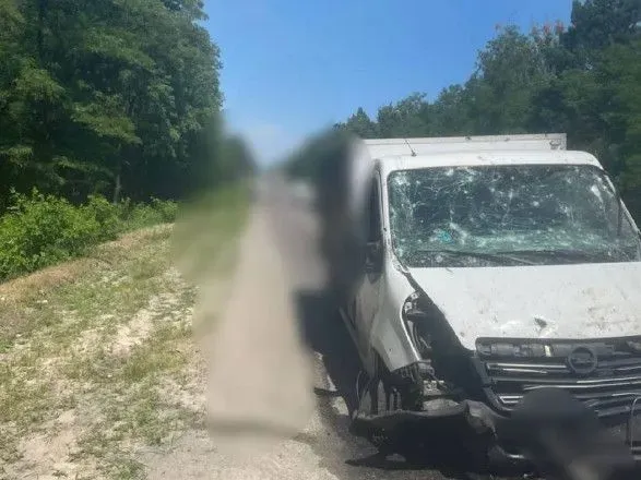 Внаслідок атаки рф на Київщині поранені літня жінка та водій авто - прокуратура