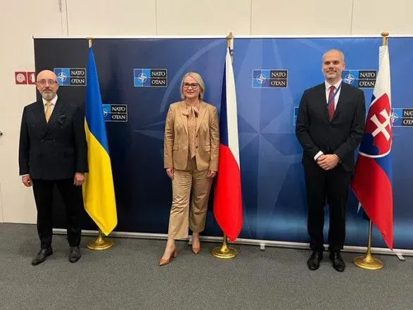 Украина вместе с Чехией и Словакией подписала декларацию о приобретении и обслуживании БМП