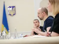 Шмигаль анонсував законопроєкт, за яким англійська мова отримає спецстатус в Україні