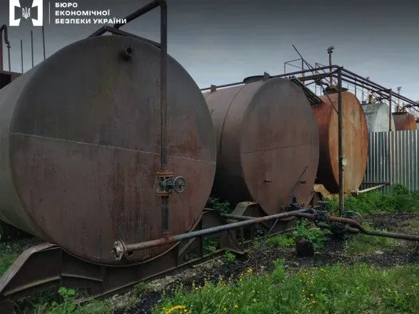 У Львівській області викрили підпільний цех із виготовлення бензину та дизпалива – БЕБ