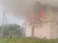 Під Києвом блискавка влучила в житловий будинок: спалахнула пожежа