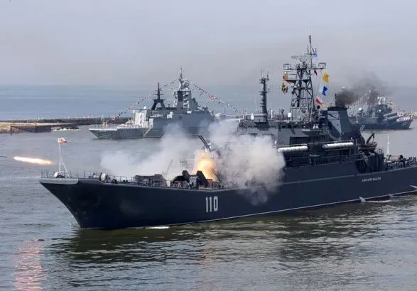 Хочуть збити з пантелику український військових: Росіяни маскують свої кораблі