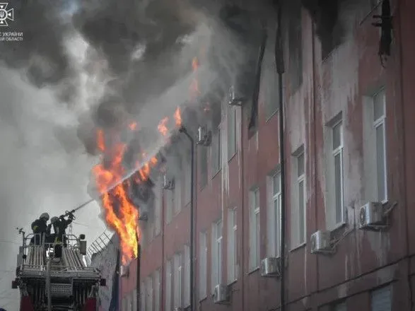 В Одессе произошел масштабный пожар на одном из заводов: более 70 спасателей боролись с огнем