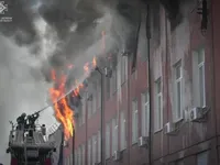 В Одесі сталась масштабна пожежа на одному із заводів: понад 70 рятувальників боролись з вогнем