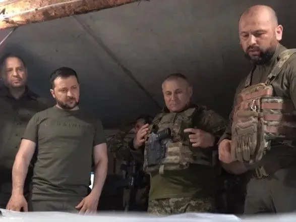 Зеленский посетил передовые позиции украинских войск на Южном направлении