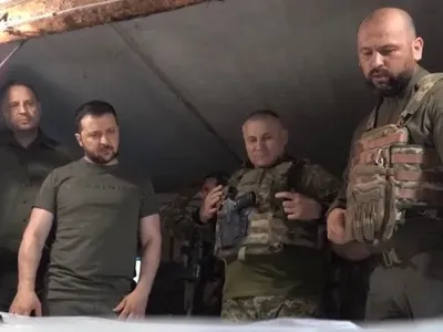 Зеленський відвідав передові позиції українських військ на Південному напрямку