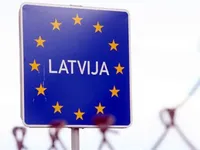 Латвія призупиняє видачу віз для громадян росії