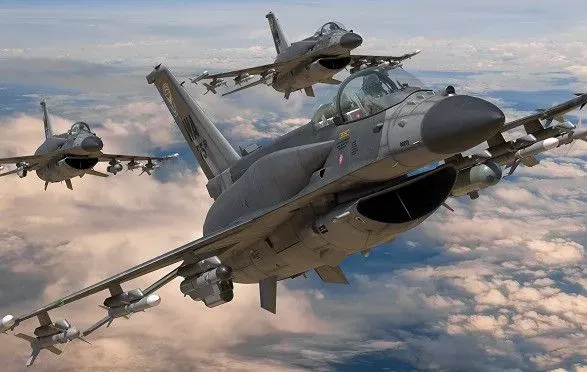 Дания начала подготовку украинских пилотов на F-16