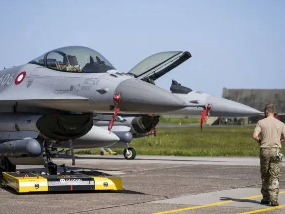 Дания выведет из эксплуатации самолеты F-16 на два года раньше, это приближает их передачу Украине - DR