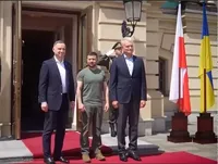 Президенты Литвы и Польши прибыли в Киев в День Конституции. Зеленский говорит, что это сигнал поддержки