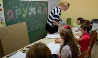 российские школьники будут изучать "подвиги" дарьи дугиной и боевика "моторолы"