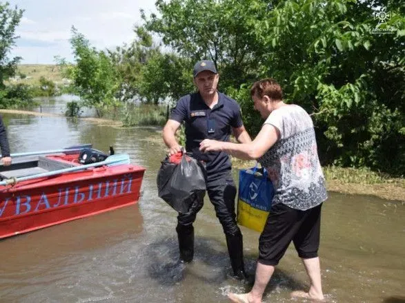Пострадавшим от затопления начали выдавать по 6600 грн от ООН: как получить