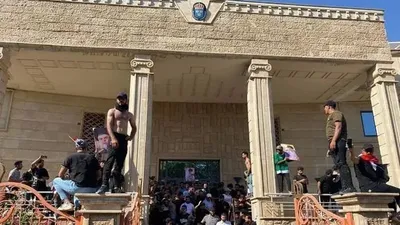 В Ираке протестующие против сожжения Корана штурмовали посольство Швеции