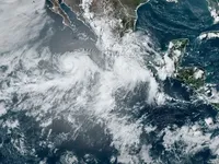 Біля Мексики тропічний шторм Беатріс набирає сили