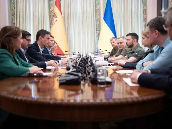 Зеленський запросив Іспанію долучитися до гарантій безпеки для України