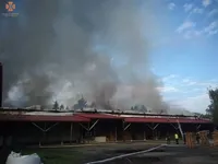 На Закарпатье произошел масштабный пожар - горит складское помещение