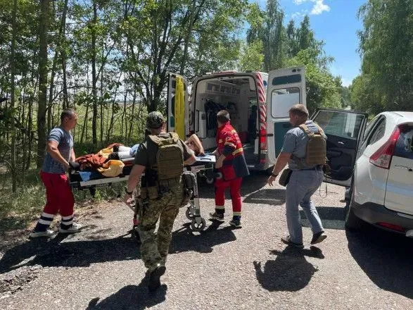 Враг нанес удар по центру села в пограничье Черниговской области, трое раненых - ОВА