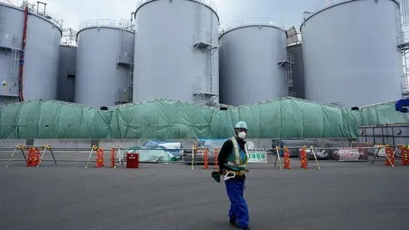 Китай призывает Японию отказаться от плана сброса в океан воды, загрязненной после ядерной аварии