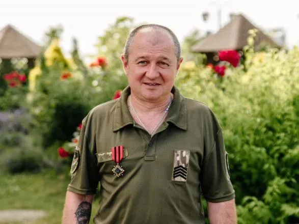 Слесарь-ремонтник компании МХП получил "Золотой крест" от главнокомандующего ВСУ