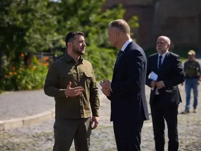 Коротко, але дуже предметно: Зеленський з Дудою обговорили саміт НАТО