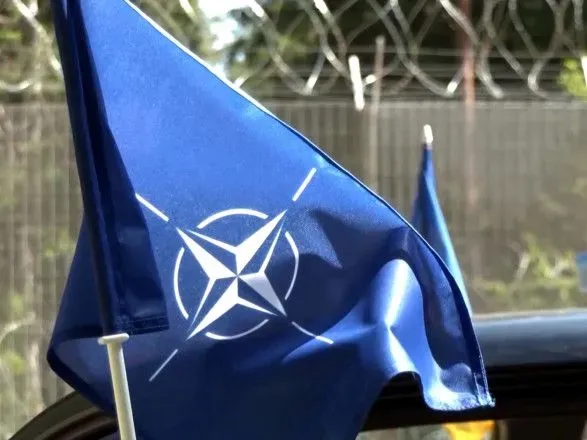 НАТО "играет мышцами" перед Вильнюсским саммитом, который состоится в 151 км от россии