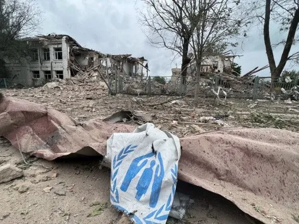 рашисты сбросили на Орехов управляемую авиабомбу во время выдачи гуманитарной помощи, 4 погибших - ОВА