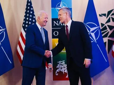 США згодні з пропонованою формулою щодо майбутнього членства України в НАТО - Байден
