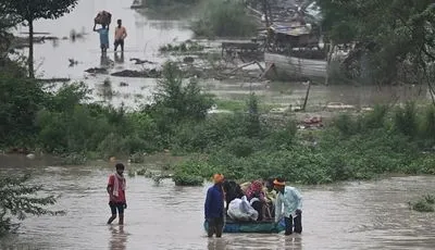 По меньшей мере 41 человек погиб в результате сильного дождя и наводнений в Индии