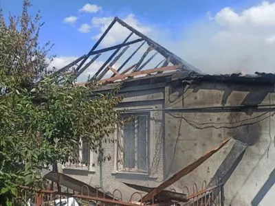 росіяни обстріляли будинок у Херсоні: загинув літній чоловік, його дружина отримала поранення