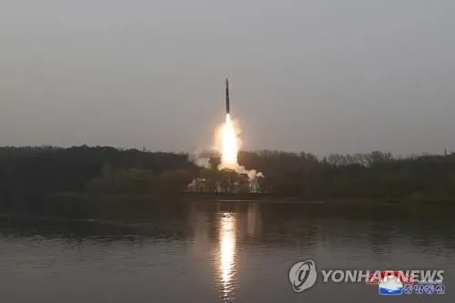 КНДР запустила міжконтинентальну балістичну ракету після погроз Сполученим Штатам