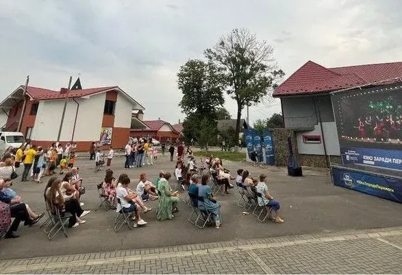 "Кіно заради Перемоги!": кіномобіль завітав на Івано-Франківщину