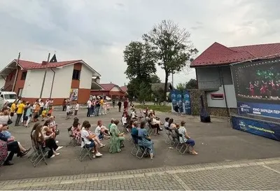 "Кино ради Победы!": киномобиль посетил Ивано-Франковскую область