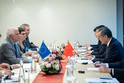 Топ-дипломат Китаю закликав ЄС "роз'яснити" свою позицію щодо партнерства