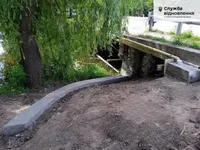 В Хмельницкой области дорожники ремонтируют 12-метровый мост на дороге Т-18-04