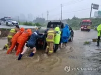 Жертвами повені у Південній Кореї могли стати вже близько пів сотні людей
