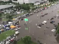 москва поплила: в столиці рф повінь через сильні зливи