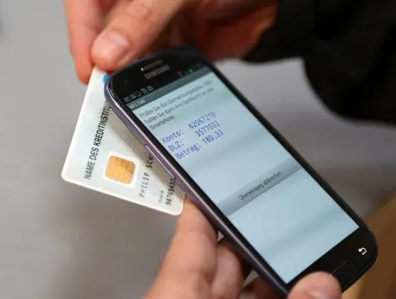 Замена SIM-карты: в полиции рассказали, как не попасть в ловушку мошенников