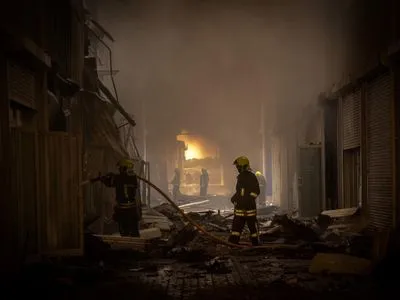 Нічна атака рф по Одеській області: виникли пожежі на одному з ринків та складі з тютюновими виробами